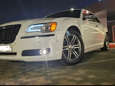 2012 كرايسلر 300 ليميتد