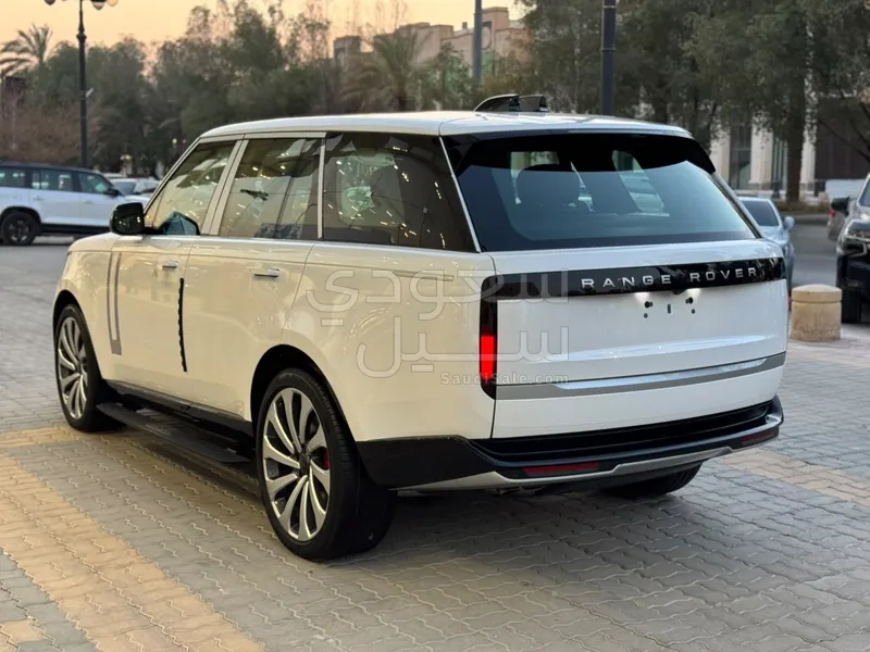 2026 لاند روفر رينج روفر اوتوبيوغرافي
