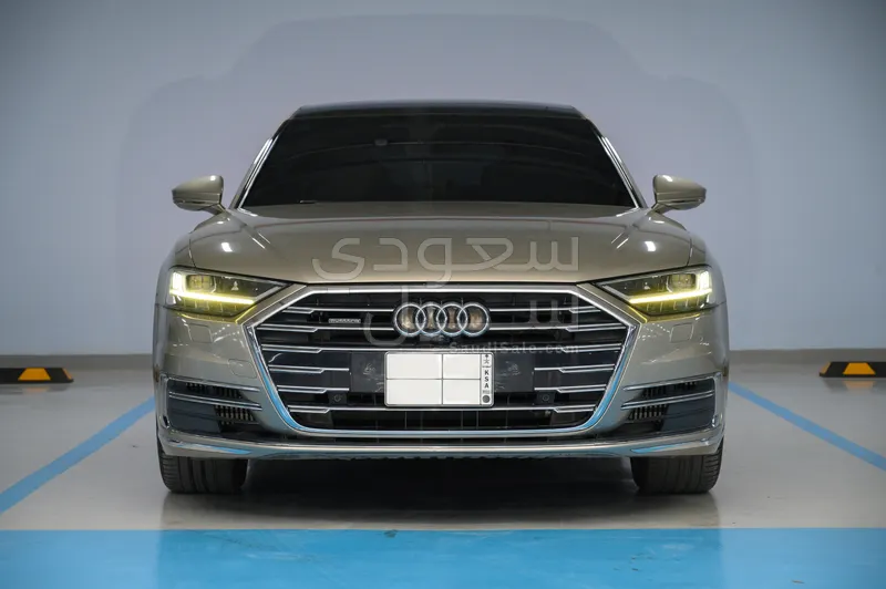 2020 اودي اي 8 ال 60 تي اف اس اي
