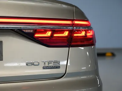 2020 اودي اي 8 ال 60 تي اف اس اي