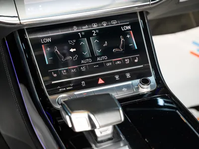 2020 اودي اي 8 ال 60 تي اف اس اي