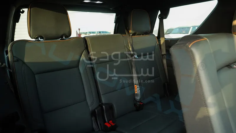 2025 جي ام سي يوكون اي تي 4