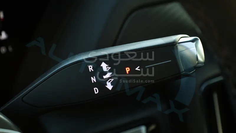 2025 جي ام سي يوكون اي تي 4