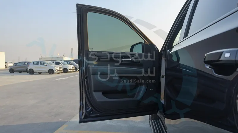 2025 جي ام سي يوكون اي تي 4