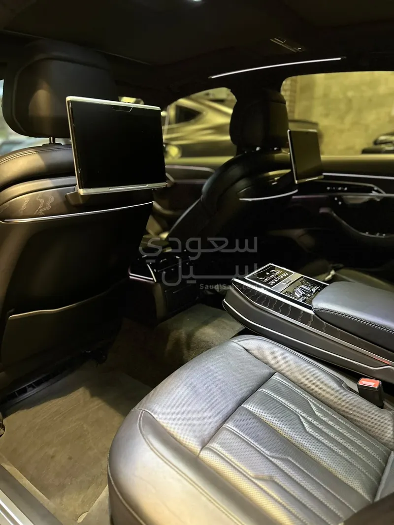 2019 اودي اي 8 ال