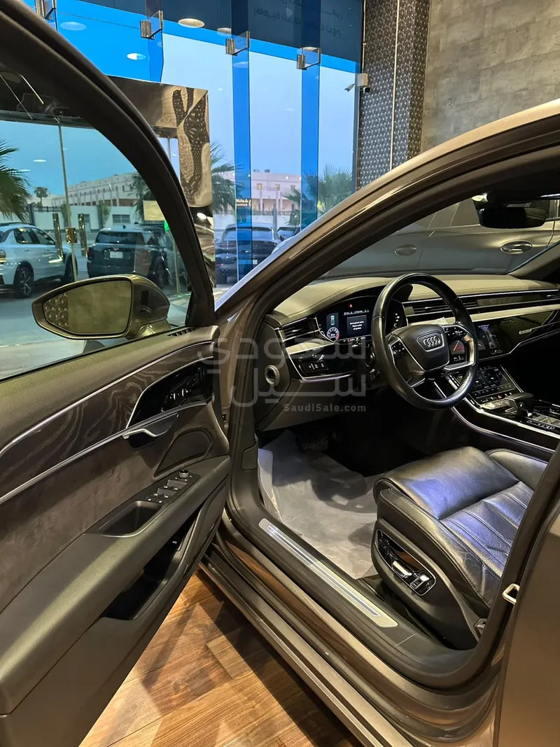 2019 اودي اي 8 ال