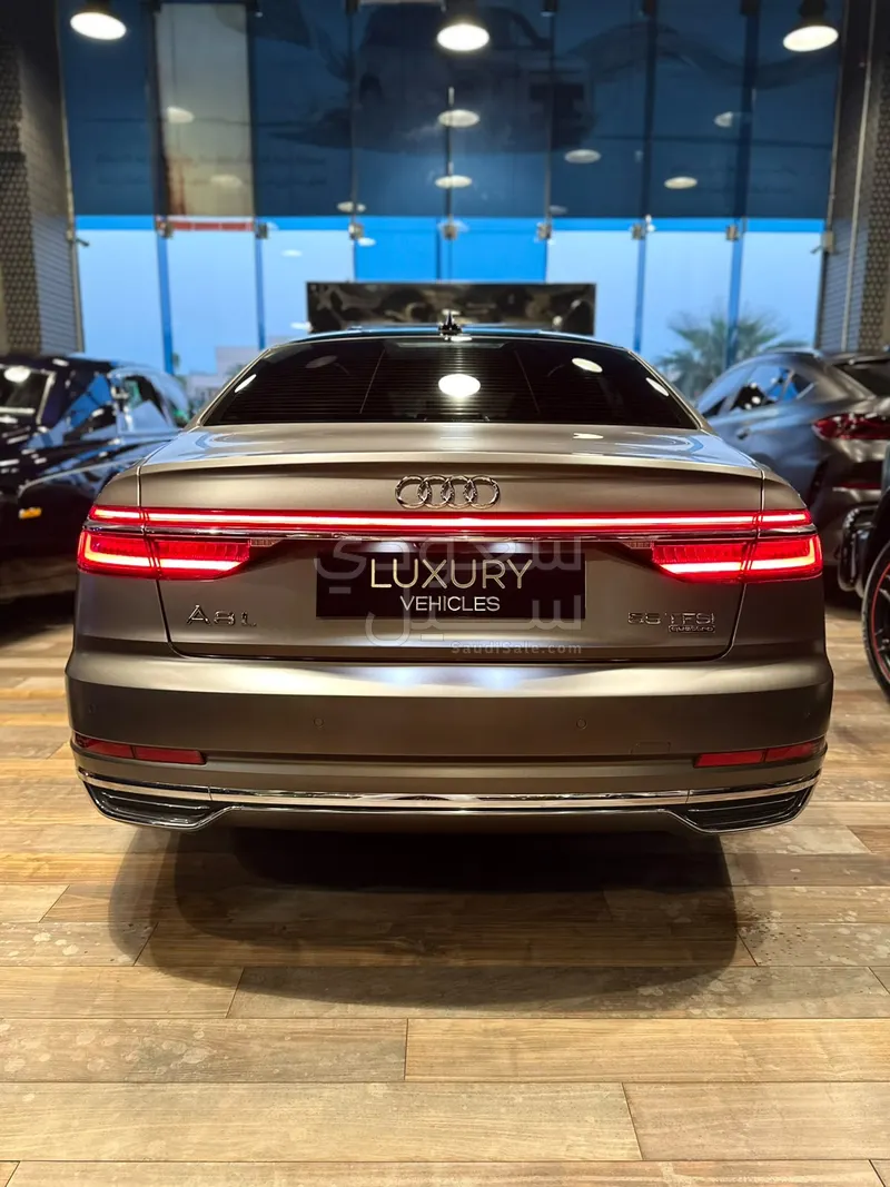 2019 اودي اي 8 ال