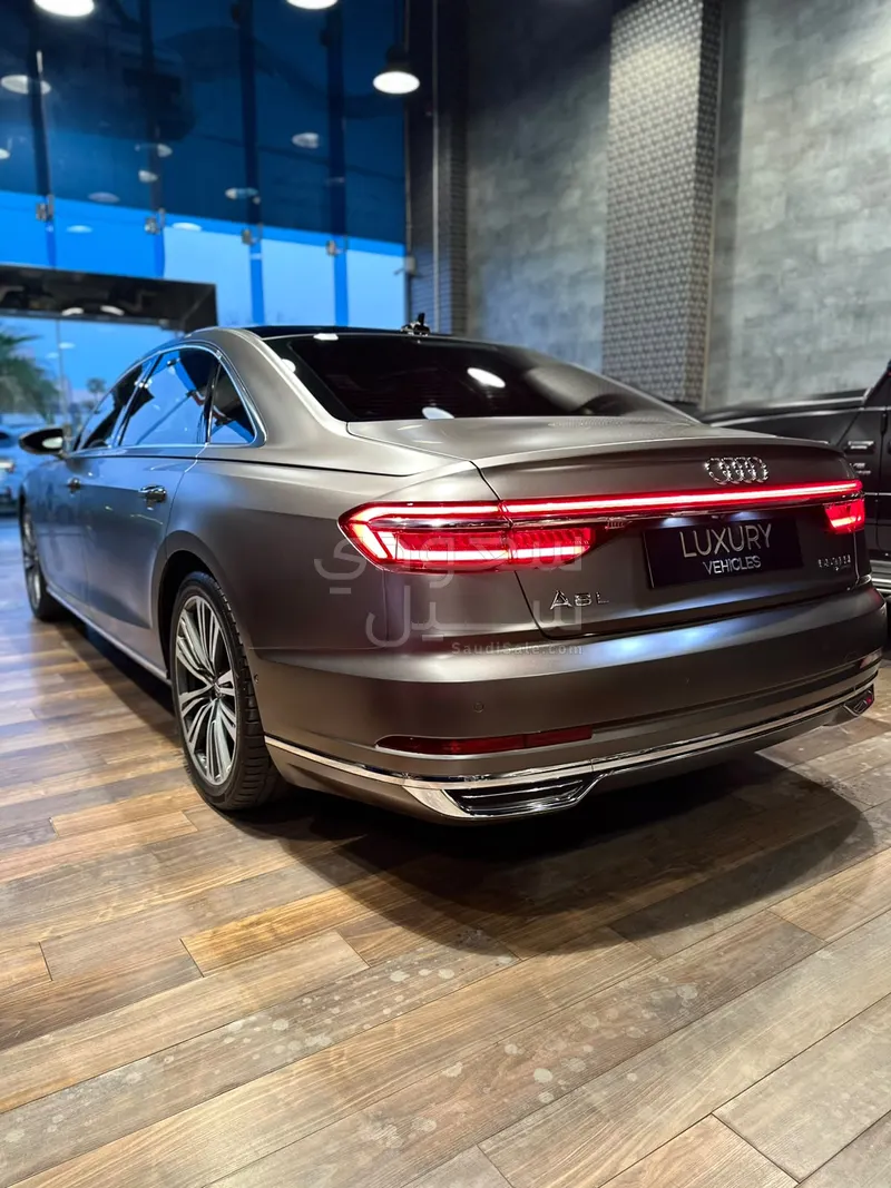 2019 اودي اي 8 ال