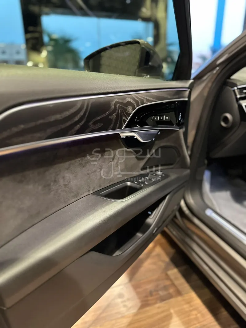 2019 اودي اي 8 ال