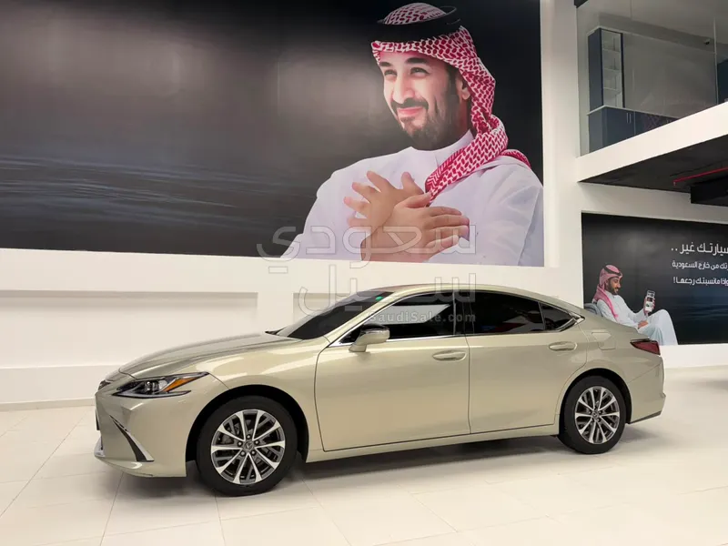 2023 لكزس إي إس 350