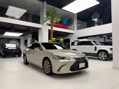 2023 لكزس إي إس 350