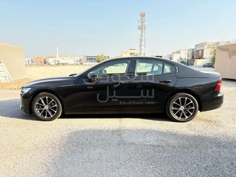 2022 فولفو اس60