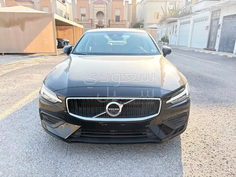 2022 فولفو اس60