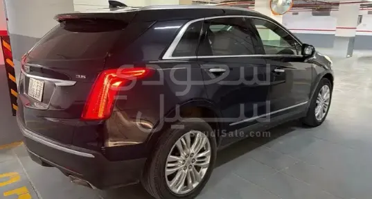2017 كاديلاك اكس تي 5 بلاتينيوم