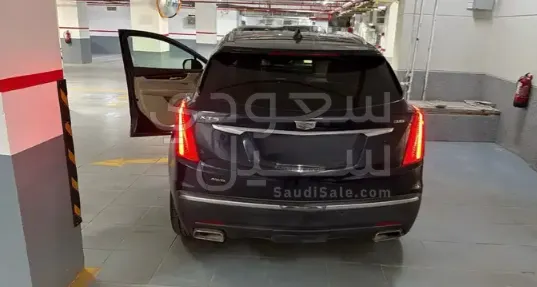 2017 كاديلاك اكس تي 5 بلاتينيوم