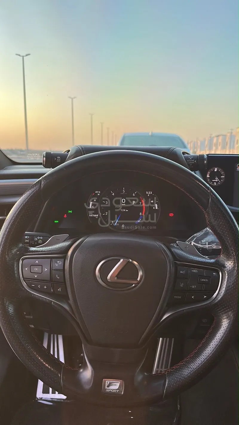 2019 لكزس إي إس 350 اف سبورت