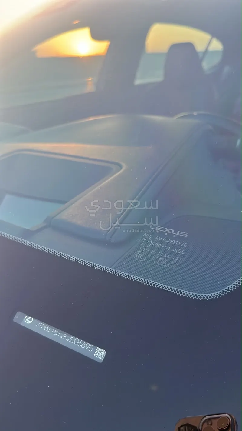 2019 لكزس إي إس 350 اف سبورت