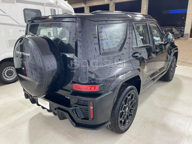 2027 تانك 700