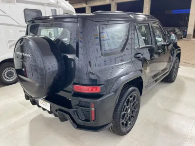 2027 تانك 700
