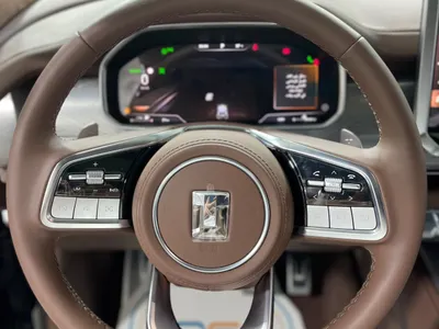 2027 تانك 700