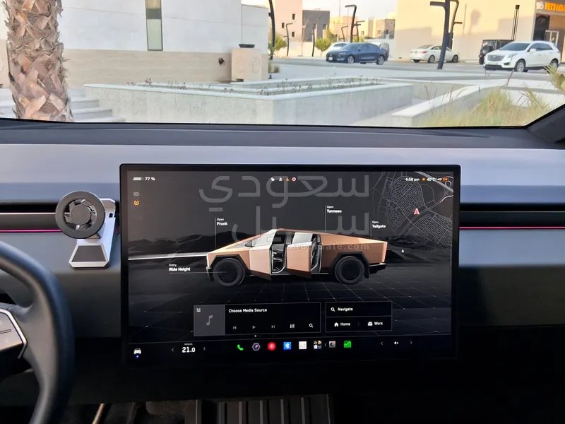 2024 تيسلا سايبر تراك