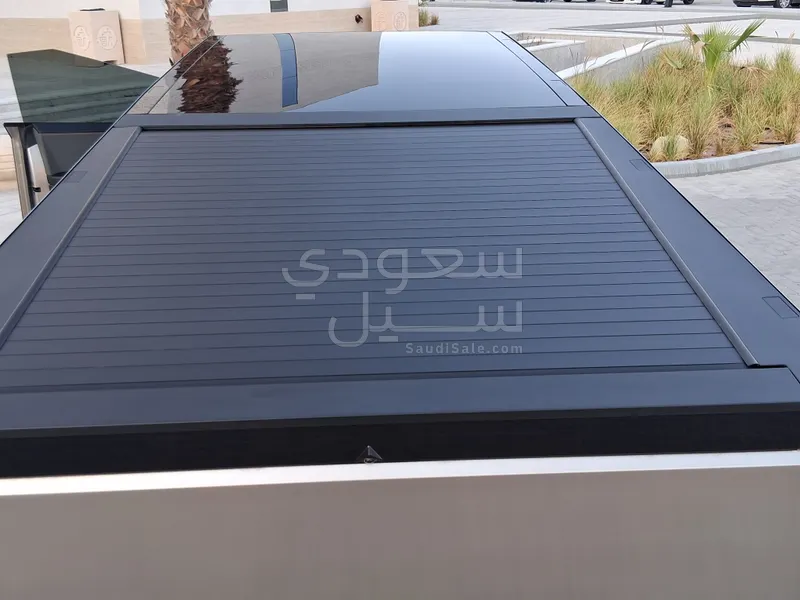 2024 تيسلا سايبر تراك