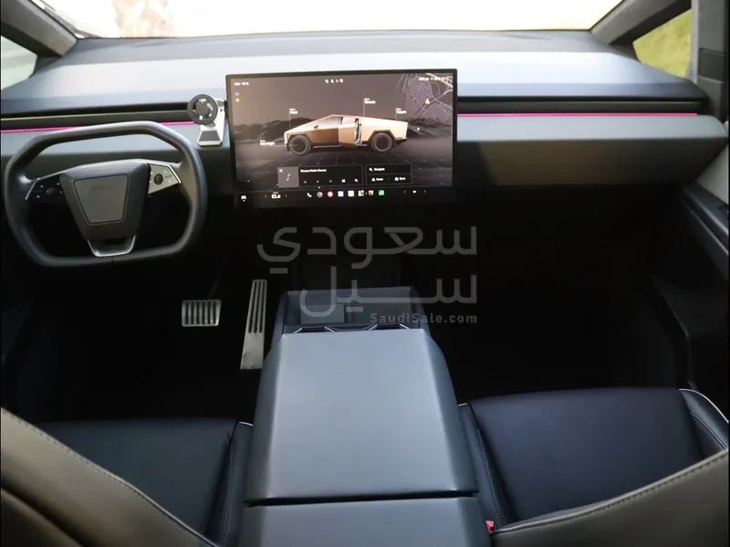 2024 تيسلا سايبر تراك