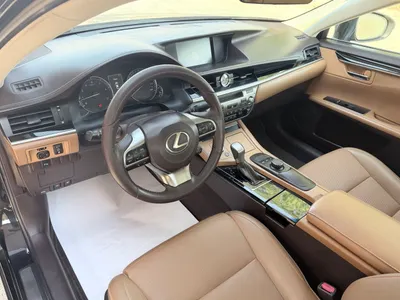 2017 لكزس إي إس 350