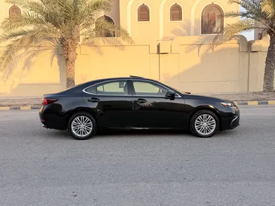 2017 لكزس إي إس 350