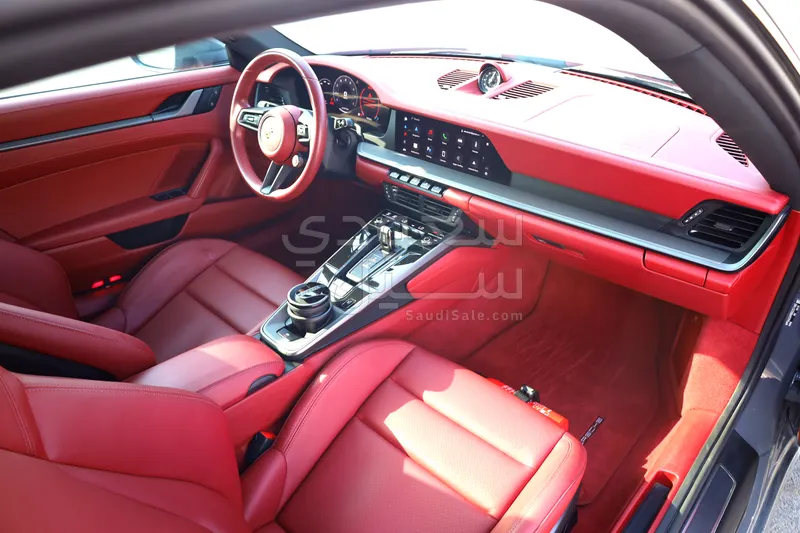 2025 بورش 911 كاريرا