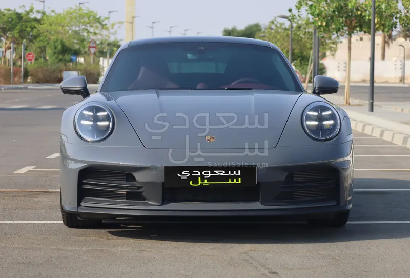 2025 بورش 911 كاريرا