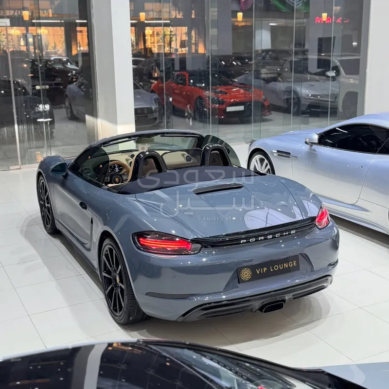 2017 بورش 718 بوكستر