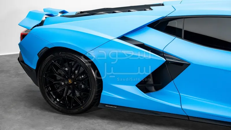 2024 لمبرجيني ريفويلتو