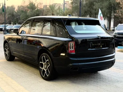 2023 رولز رويس كولينان بلاك بادج