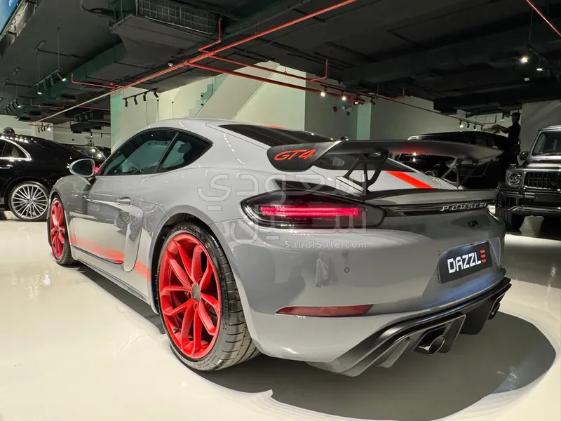 2023 بورش 718 جي تي 4