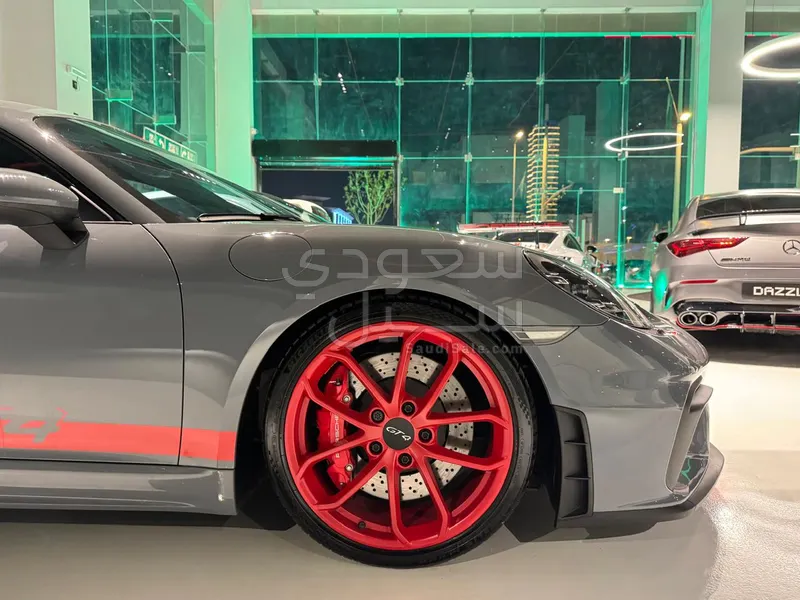 2023 بورش 718 جي تي 4
