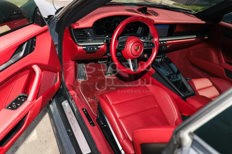 2025 بورش 911 كاريرا