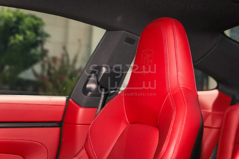 2025 بورش 911 كاريرا