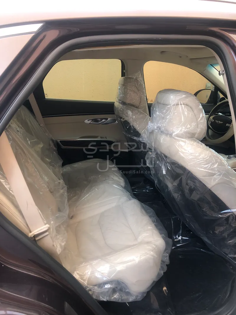 2021 جينيسيس جي في 70