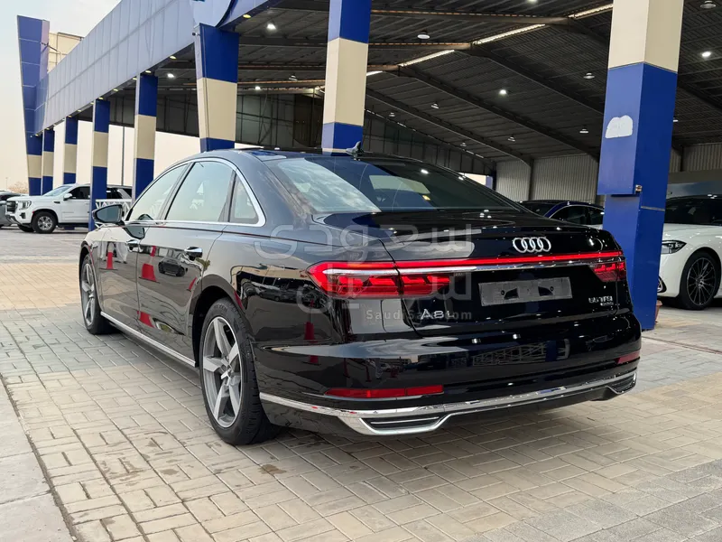 2019 اودي اي 8 ال 55تي اف اس أي