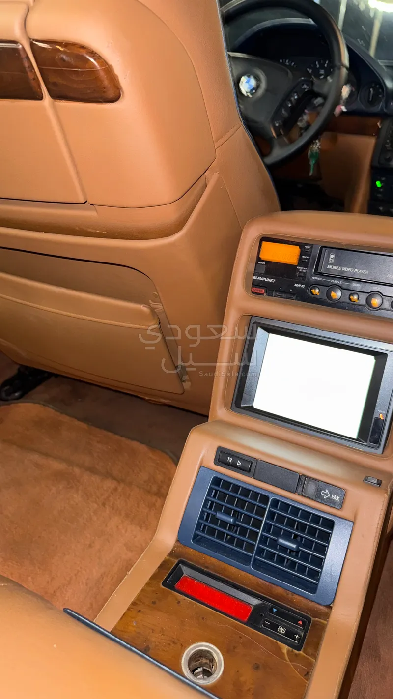 1999 بي ام دبليو الفئة السابعة 750 إل أي