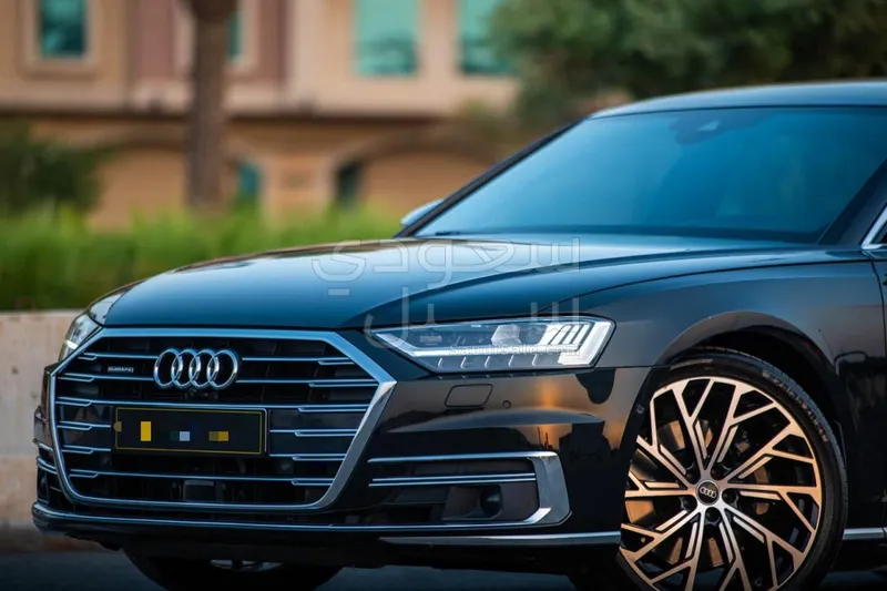 2021 اودي اي 8 ال 55تي اف اس أي