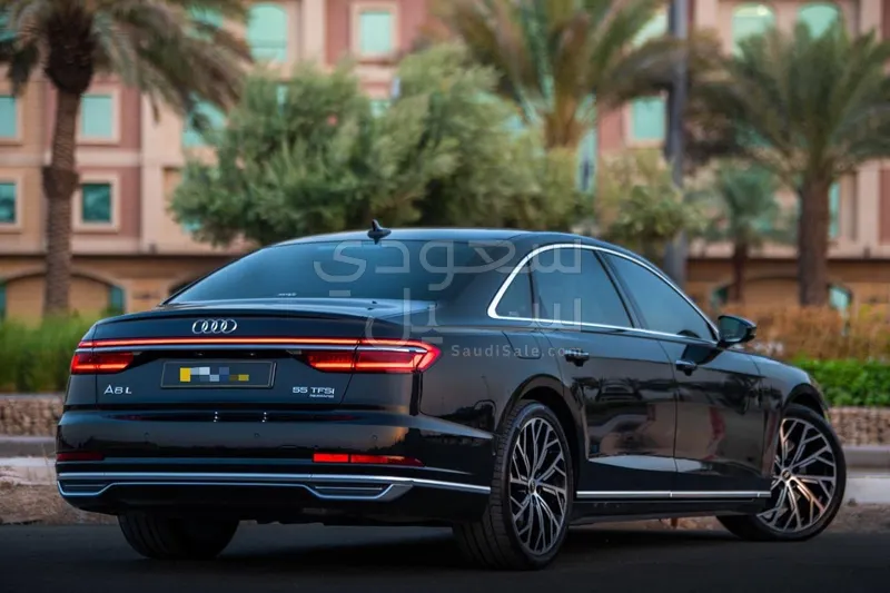 2021 اودي اي 8 ال 55تي اف اس أي
