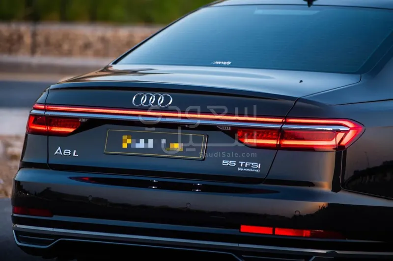 2021 اودي اي 8 ال 55تي اف اس أي