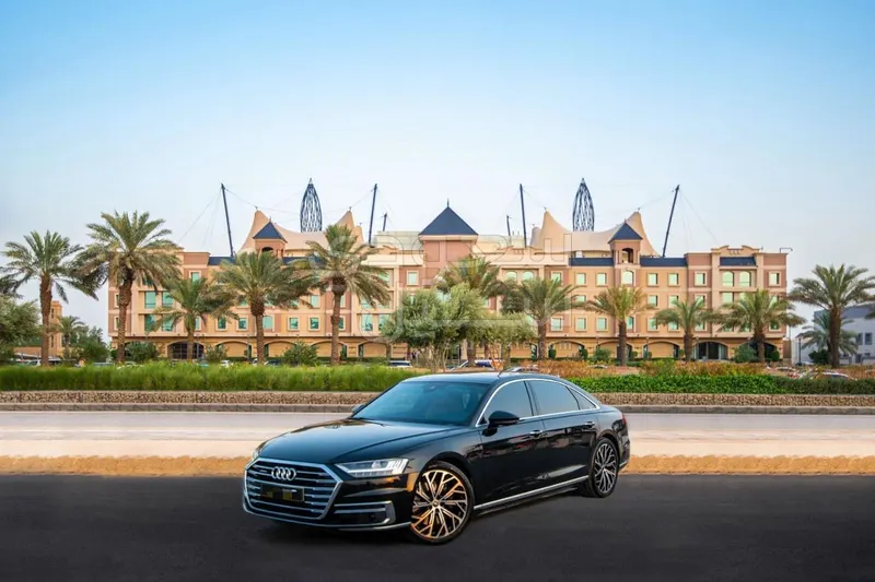 2021 اودي اي 8 ال 55تي اف اس أي
