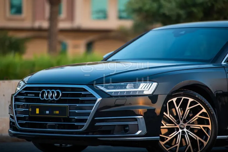 2021 اودي اي 8 ال 55تي اف اس أي