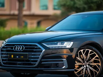 2021 اودي اي 8 ال 55تي اف اس أي