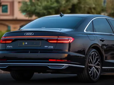 2021 اودي اي 8 ال 55تي اف اس أي
