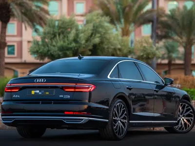 2021 اودي اي 8 ال 55تي اف اس أي