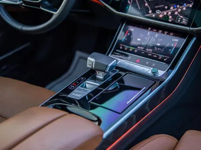 2021 اودي اي 8 ال 55تي اف اس أي